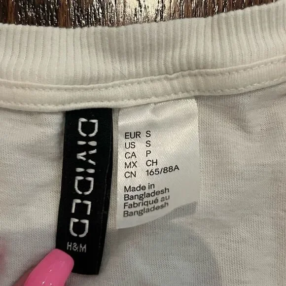 H&M tee - Picture 3 of 3